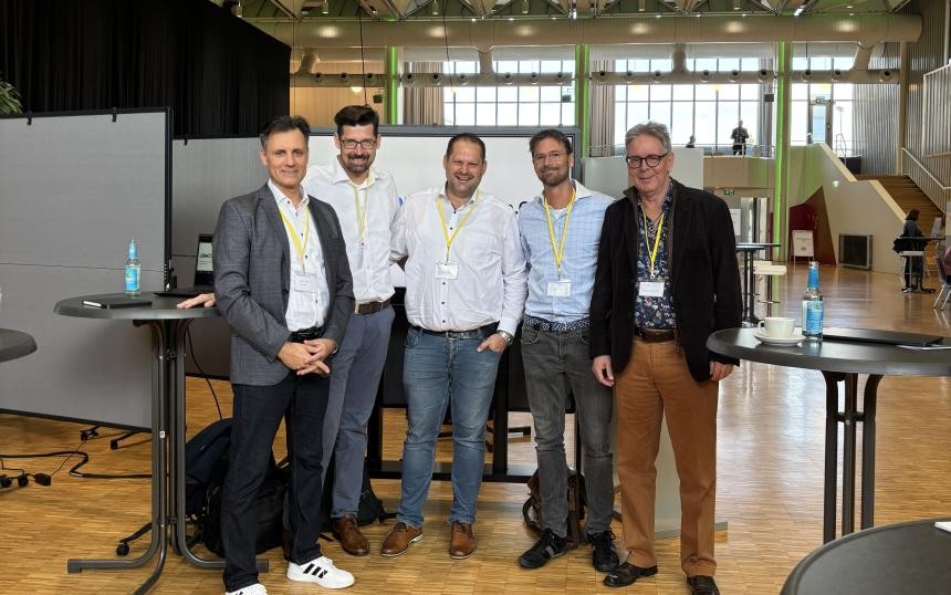 Das Team am Gemeinschaftsstand der AKDB und der Komm.ONE Das Team am Gemeinschaftsstand der AKDB und der Komm.ONE